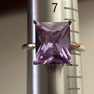 Elegant Purple Ring with Geometric Gemstone